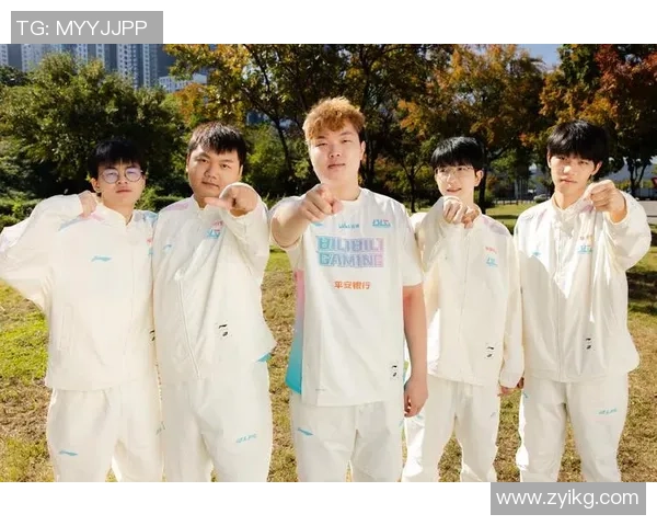 赛后分析：LNG与BLG在比赛中的团队配合与战术执行探讨